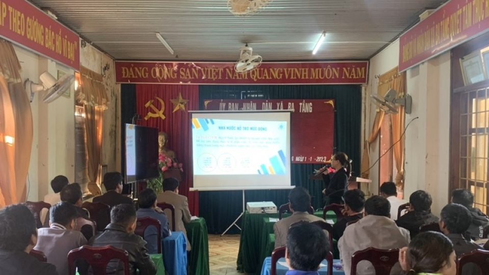 Vận động đồng b&agrave;o d&acirc;n tộc thiểu số tham gia bảo hiểm y tế tự nguyện