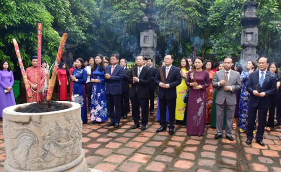 D&acirc;ng hương Kỷ niệm 1010 năm Thăng Long - H&agrave; Nội