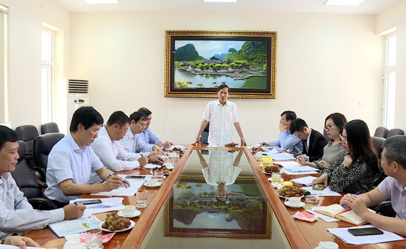 Đo&agrave;n ĐBQH tỉnh khảo s&aacute;t tại Ng&acirc;n h&agrave;ng Nh&agrave; nước chi nh&aacute;nh tỉnh Ninh B&igrave;nh