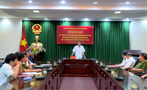 Đo&agrave;n ĐBQH tỉnh lấy &yacute; kiến g&oacute;p &yacute; v&agrave;o Dự thảo luật