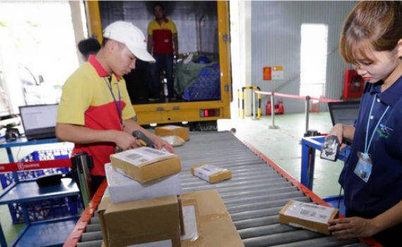 Doanh thu b&aacute;n lẻ trực tuyến năm 2020 ước đạt khoảng 12 tỷ USD