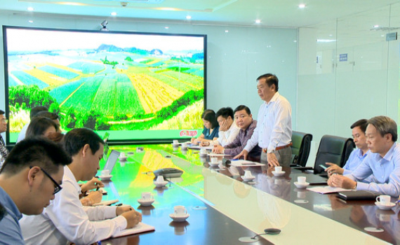 Đồng ch&iacute; Nguyễn Ngọc Thạch kiểm tra sản xuất, giải ng&acirc;n vốn đầu tư c&ocirc;ng tại Tam Điệp
