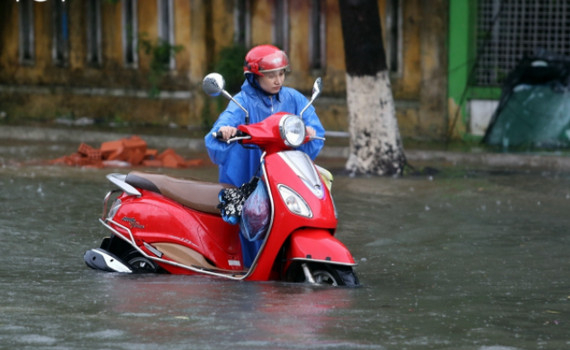 Dự b&aacute;o mưa lớn tr&ecirc;n diện rộng ở Bắc Bộ v&agrave; Bắc Trung Bộ những ng&agrave;y tới