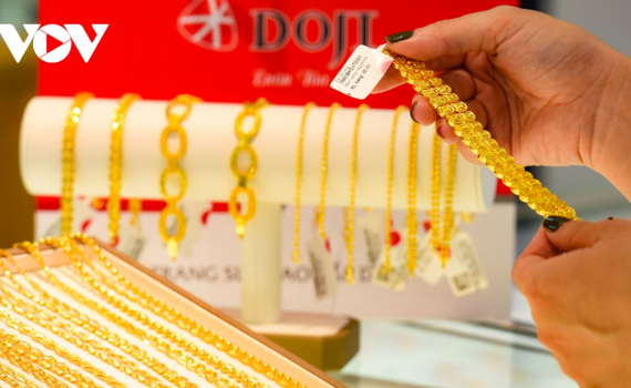 Gi&aacute; v&agrave;ng tiếp tục giảm trong phi&ecirc;n giao dịch cuối tuần