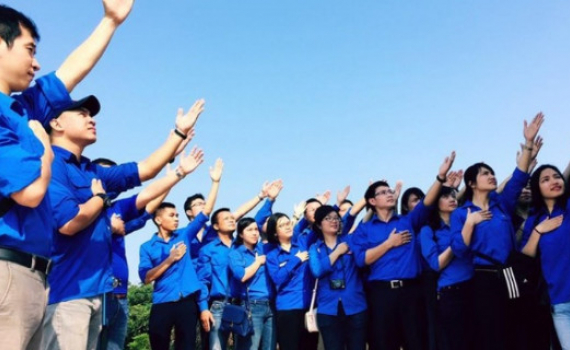 G&oacute;p &yacute; Dự thảo văn kiện Đại hội XIII: X&acirc;y dựng con người l&agrave; vấn đề cốt l&otilde;i