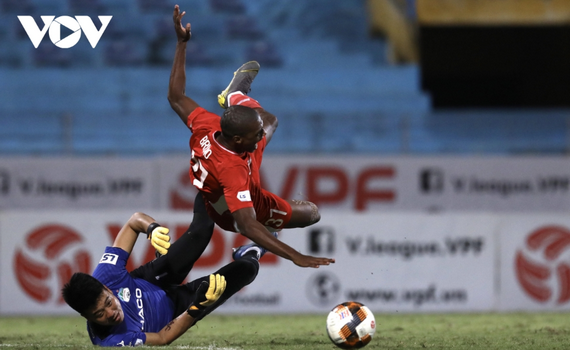 HAGL tan n&aacute;t h&agrave;ng ph&ograve;ng ngự trước cuộc tiếp đ&oacute;n H&agrave; Nội FC
