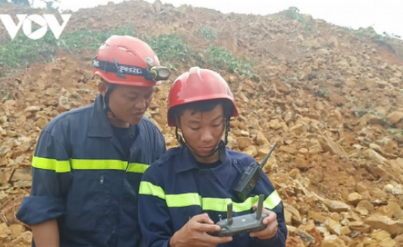 Khẩn trương chạy đua t&igrave;m kiếm c&ocirc;ng nh&acirc;n mất t&iacute;ch tại thuỷ điện R&agrave;o Trăng 3