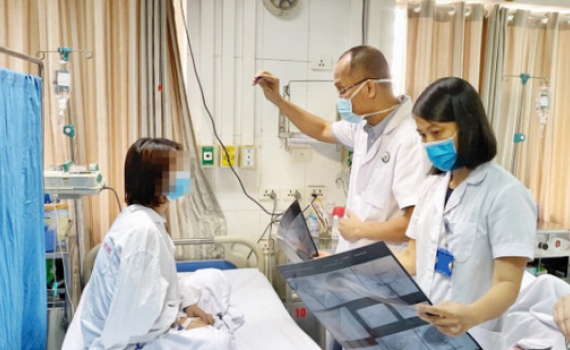 M&ugrave; mắt v&agrave; hoại tử da tr&aacute;n, mũi sau ti&ecirc;m filler tr&aacute;i ph&eacute;p tại Spa
