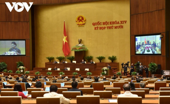 Quốc hội kết th&uacute;c tuần họp trực tuyến: S&ocirc;i nổi, thực chất
