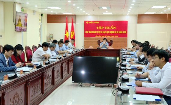 Tập huấn Luật D&acirc;n qu&acirc;n tự vệ v&agrave; Luật Lực lượng Dự bị động vi&ecirc;n