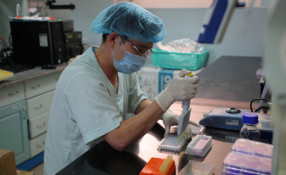 Việt Nam thử nghiệm vaccine Covid-19 tr&ecirc;n khỉ