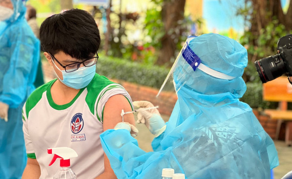 Lập danh s&aacute;ch trẻ ti&ecirc;m vaccine, gồm cả trẻ cơ nhỡ kh&ocirc;ng c&oacute; hộ khẩu thường tr&uacute;