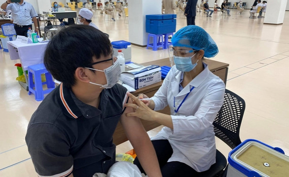 Địa phương n&agrave;o sẽ ti&ecirc;m vắc xin mũi 3 trước?