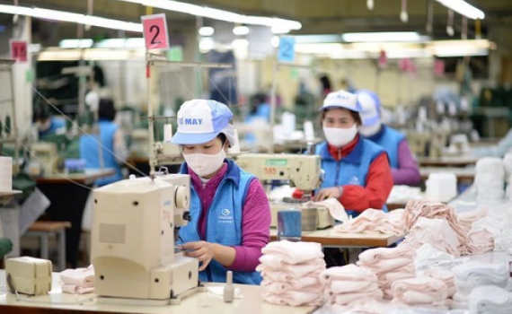 'Ch&igrave;a kh&oacute;a' để doanh nghiệp thu h&uacute;t người lao động quay lại l&agrave;m việc