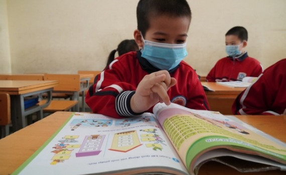 Bộ Gi&aacute;o dục v&agrave; Đ&agrave;o tạo đề nghị địa phương tiếp nhận học sinh từ v&ugrave;ng dịch về qu&ecirc; học tập