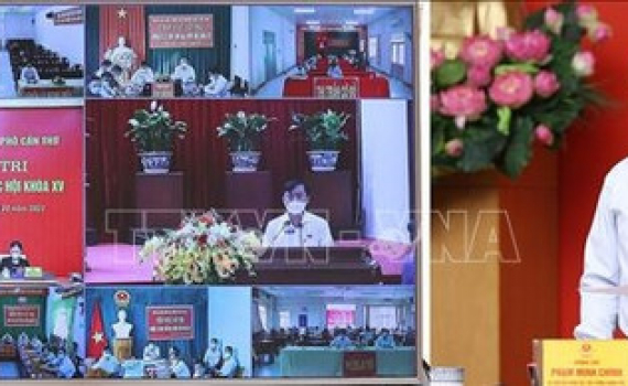 Thủ tướng Phạm Minh Ch&iacute;nh tiếp x&uacute;c cử tri th&agrave;nh phố Cần Thơ