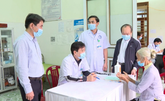 Kh&aacute;m bệnh, cấp thuốc miễn ph&iacute; tại x&atilde; Kh&aacute;nh Nhạc