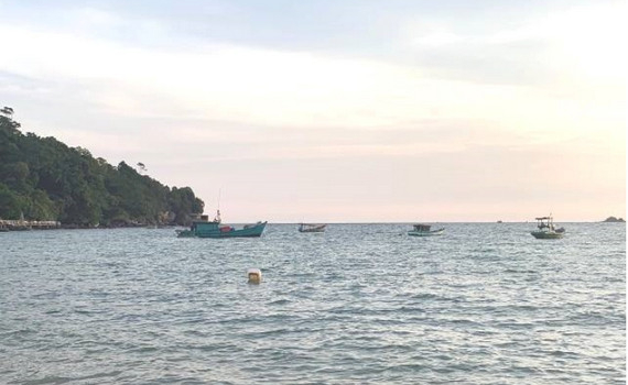 Ứng ph&oacute; với b&atilde;o số 8: Nhiều địa phương đ&atilde; cấm biển