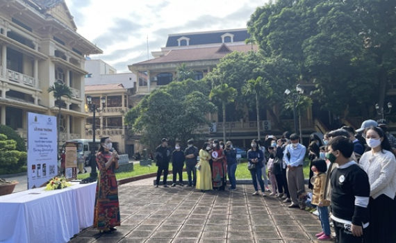 Tour bộ h&agrave;nh kh&aacute;m ph&aacute; Kiến tr&uacute;c Ph&aacute;p trong l&ograve;ng H&agrave; Nội