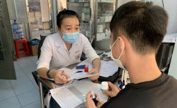 Bảo đảm người nhiễm HIV/AIDS được điều trị li&ecirc;n tục trong m&ugrave;a dịch COVID-19