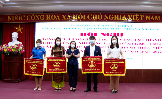 Trao giải Cuộc thi s&aacute;ng tạo thanh, thiếu ni&ecirc;n v&agrave; nhi đồng TP Ninh B&igrave;nh lần thứ XII