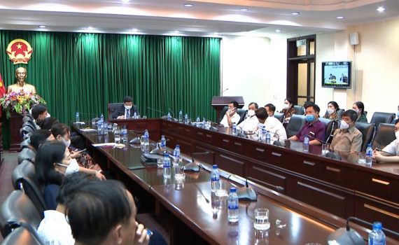 Chủ tịch Quốc hội gặp gỡ đại diện giới doanh nh&acirc;n Việt Nam