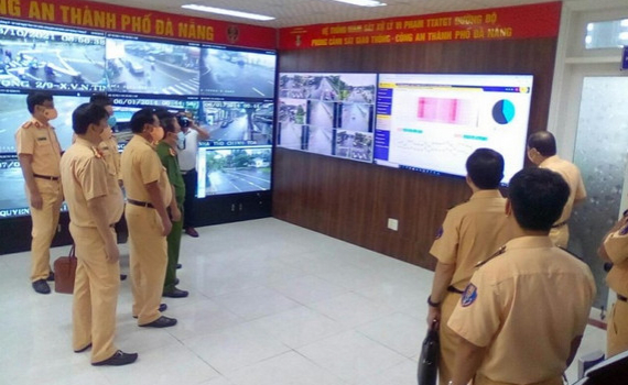 Hệ thống camera gi&aacute;m s&aacute;t tr&ecirc;n quốc lộ 1A ph&aacute;t hiện vi phạm giao th&ocirc;ng như n&agrave;o?