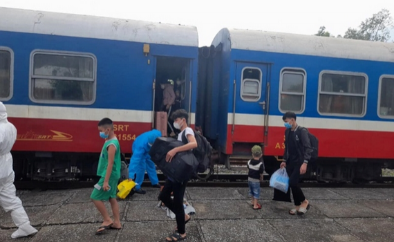 H&agrave;nh kh&aacute;ch phải k&ecirc; khai th&ocirc;ng tin trước khi l&ecirc;n t&agrave;u