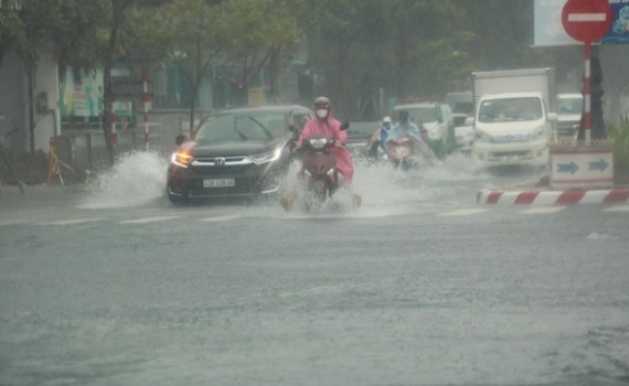 Tin thời tiết ng&agrave;y 26-10: C&aacute;c tỉnh miền Trung tiếp tục c&oacute; mưa to