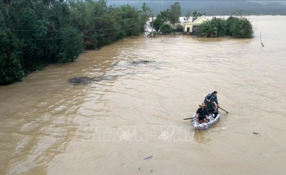 Thời tiết ng&agrave;y 16-10: Dự b&aacute;o mưa lớn ở khu vực từ Quảng B&igrave;nh đến Quảng Ng&atilde;i