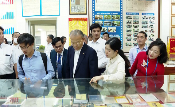 Đo&agrave;n đại biểu th&agrave;nh phố Saiki (Nhật Bản) đi khảo s&aacute;t một số đơn vị, doanh nghiệp của tỉnh