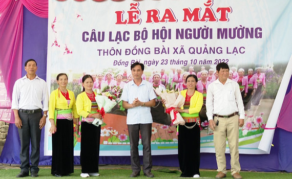 Lễ ra mắt C&acirc;u lạc bộ Hội người Mường th&ocirc;n Đồng B&agrave;i, x&atilde; Quảng Lạc