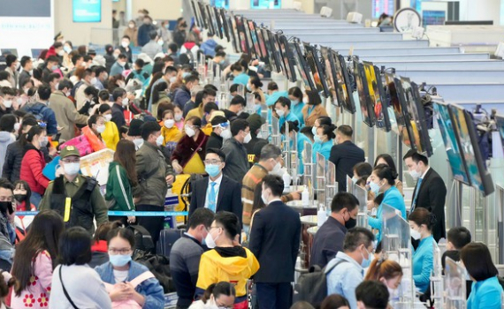 H&agrave;ng kh&ocirc;ng Việt Nam dự kiến đ&oacute;n 100 triệu lượt kh&aacute;ch năm 2022
