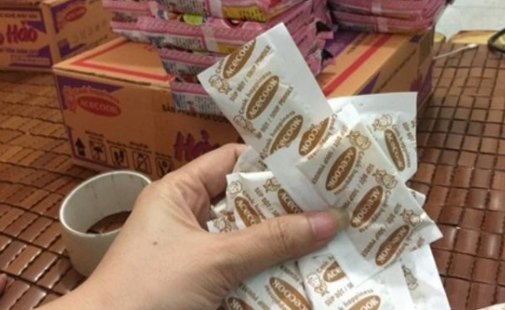 Người d&acirc;n cẩn trọng khi mua g&oacute;i s&uacute;p &ldquo;Hảo Hảo t&ocirc;m chua cay&rdquo; ri&ecirc;ng lẻ
