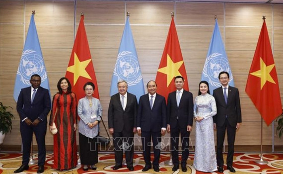 Chủ tịch nước Nguyễn Xu&acirc;n Ph&uacute;c v&agrave; Tổng Thư k&yacute; LHQ Antonio Guterres chủ tr&igrave; Lễ kỉ niệm 45 năm Việt Nam gia nhập LHQ