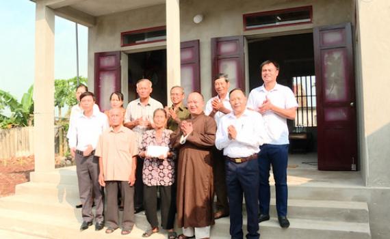 Ấm &aacute;p những ng&ocirc;i nh&agrave; Đại đo&agrave;n kết