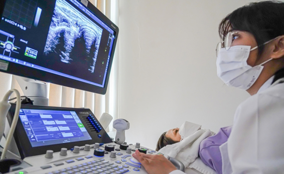 Hợp t&aacute;c triển khai chiến dịch kh&aacute;m s&agrave;ng lọc v&agrave; n&acirc;ng cao nhận thức về ung thư v&uacute; ở Việt Nam
