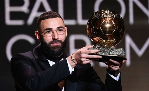 Benzema đoạt Quả b&oacute;ng v&agrave;ng 2022