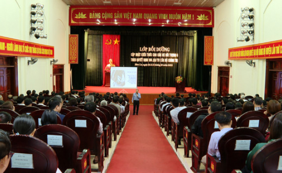 Ban Thường vụ Huyện ủy Hoa Lư bồi dưỡng,cập nhật kiến thức cho c&aacute;n bộ đối tượng 4