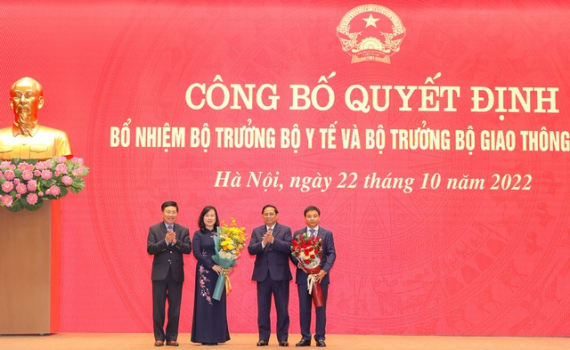 Thủ tướng Phạm Minh Ch&iacute;nh trao Quyết định bổ nhiệm hai Bộ trưởng