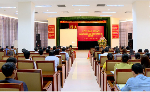 Sở Th&ocirc;ng tin v&agrave; Truyền th&ocirc;ng tập huấn truyền th&ocirc;ng v&agrave; giảm ngh&egrave;o về th&ocirc;ng tin