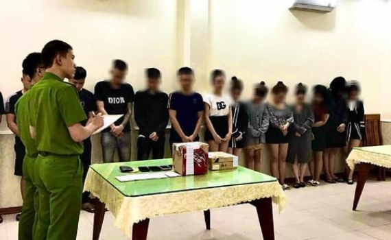 Ph&aacute;t hiện 16 trường hợp dương t&iacute;nh với ma t&uacute;y trong qu&aacute;n karaoke ở Tam Điệp