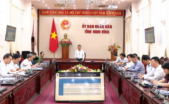 UBND tỉnh nghe b&aacute;o c&aacute;o Chương tr&igrave;nh ph&aacute;t triển nh&agrave; ở tr&ecirc;n địa b&agrave;n tỉnh đến năm 2030, tầm nh&igrave;n đến năm 2045.