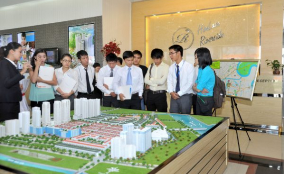 Giao dịch chung cư v&agrave; nh&agrave; ở ri&ecirc;ng lẻ giảm, gi&aacute; vẫn tăng