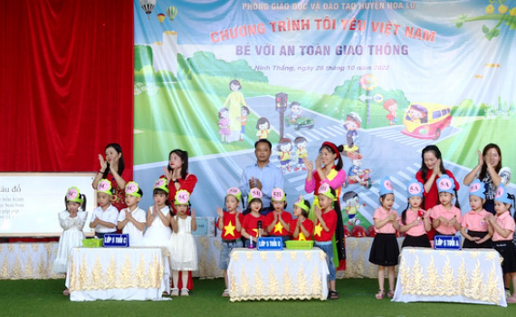 Chuy&ecirc;n đề &ldquo;B&eacute; với an to&agrave;n giao th&ocirc;ng" tại trường Mầm non Ninh Thắng