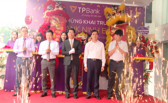 Khai trương Ng&acirc;n h&agrave;ng TMCP Ti&ecirc;n Phong chi nh&aacute;nh Ninh B&igrave;nh