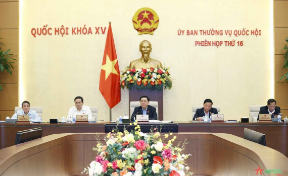 Ủy ban Thường vụ Quốc hội đề nghị nghi&ecirc;n cứu sửa Luật Thủ đ&ocirc;