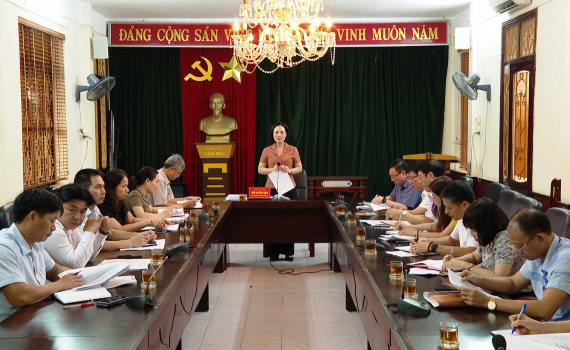 Đo&agrave;n ĐBQH tỉnh khảo s&aacute;t việc thi h&agrave;nh Luật Đất đai 2013 tại Sở T&agrave;i nguy&ecirc;n v&agrave; M&ocirc;i trường