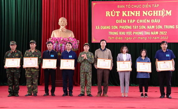 Tam Điệp tổ chức th&agrave;nh c&ocirc;ng diễn tập chiến đấu phường, x&atilde; trong khu vực ph&ograve;ng thủ