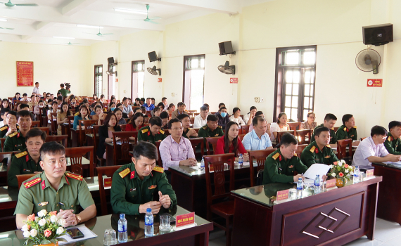 Kim Sơn bồi dưỡng kiến thức QPAN cho c&aacute;n bộ đối tượng 4
